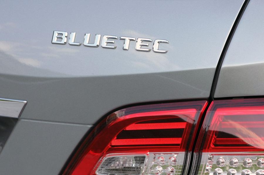  Mercedes-Benz ML350 BlueTEC 2012 года  (фото 21 из 56)